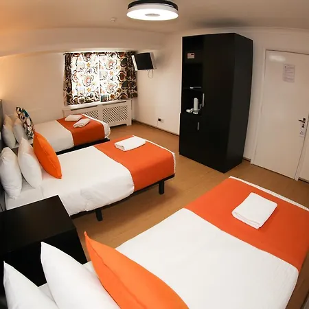 Heathrow Hotel 2*