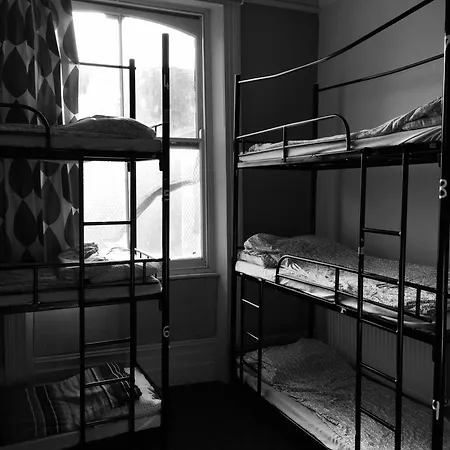 Hostel Arsenal Tavern *