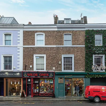 Modern Studio Flat With Balcony On The King's Road In Chelsea, Londra
