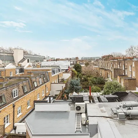 Modern Studio Flat With Balcony On The King's Road In Chelsea, *