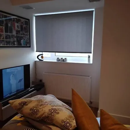 Whole 5 Mins To East Croydon & Concierge * London