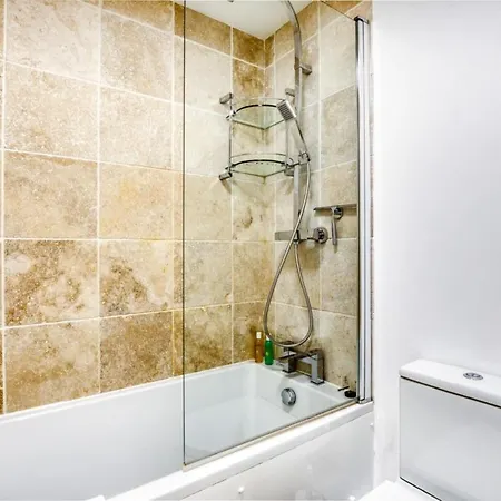 Homely 4 Bedroom House In Brixton * London