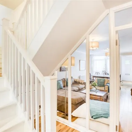 Homely 4 Bedroom House In Brixton * London