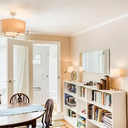 Apartment Homely 4 Bedroom House In Brixton *