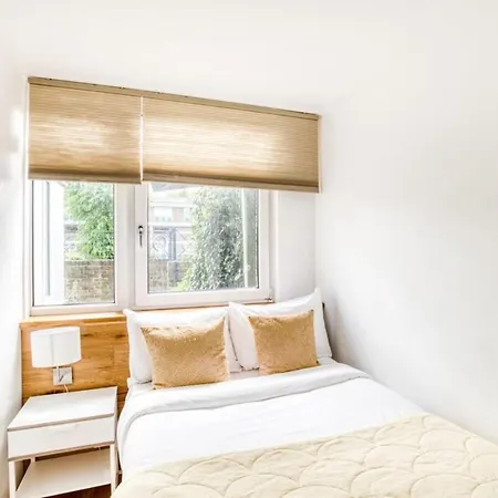 Homely 4 Bedroom House In Brixton * London