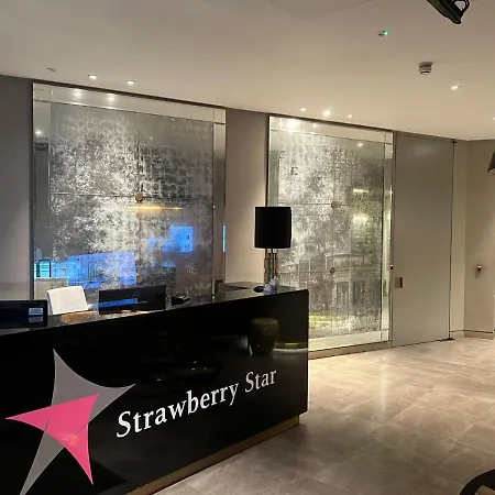 Luxury 2 Bed Flat Close To Victoria Station Lägenhet London