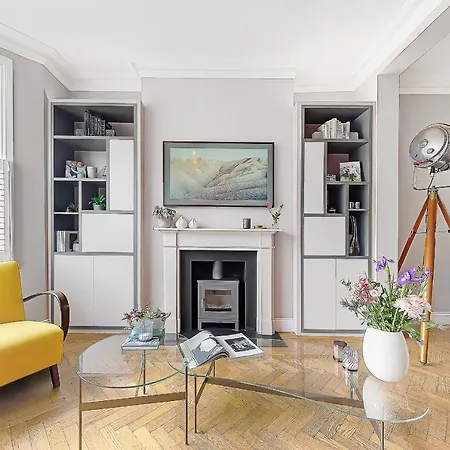 Veeve - Clapham Fairytale * London
