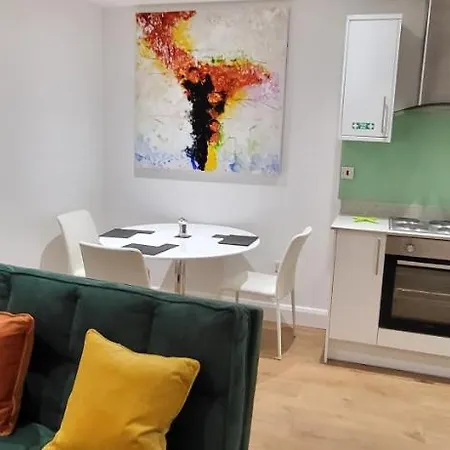Garland Stylish 1 In Greater Apartment London