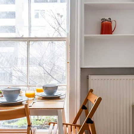 Charming 1 Bed Apartment Near Museum Apartment