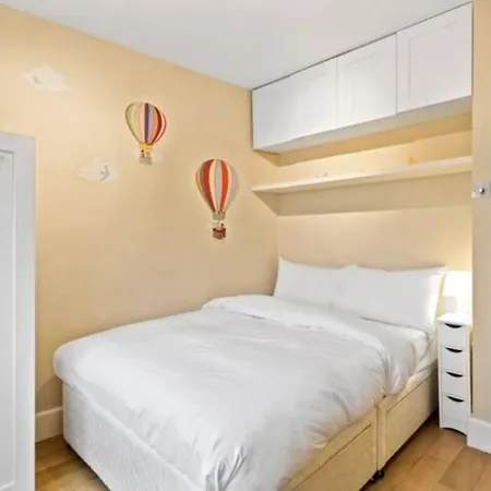 Bright 2 Bedroom Near The Natural History Museum