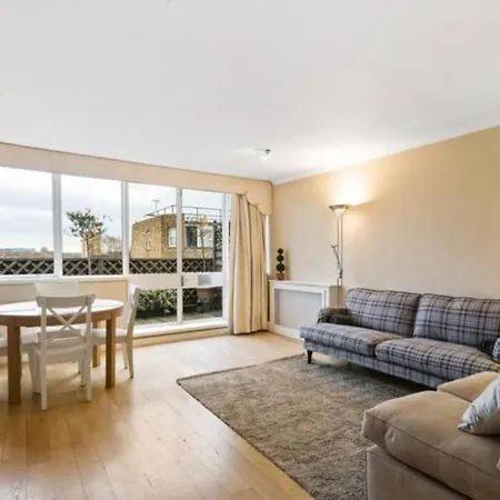 Bright 2 Bedroom Near The Natural History Museum