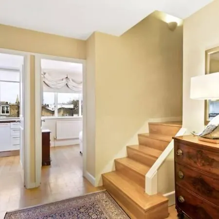 Bright 2 Bedroom Near The Natural History Museum *