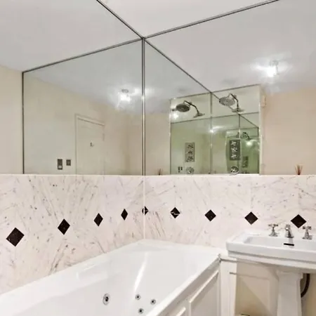 Bright 2 Bedroom Near The Natural History Museum *