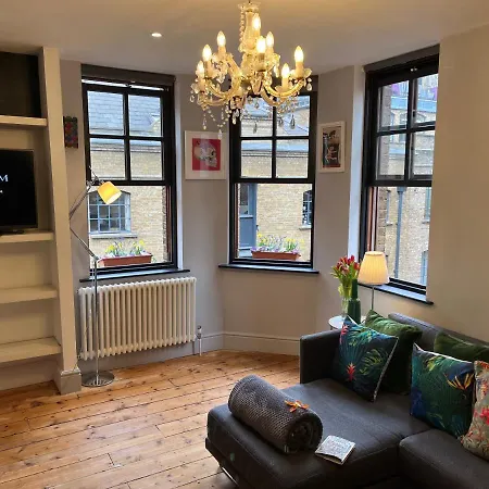 Shad Thames Pied-A-Terre Exquisite Historic Warehouse Air Conditioning Private Parking Garden & Balcony Next To Shard With Views Londra