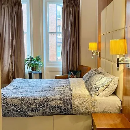 Sloane Square Apartment London