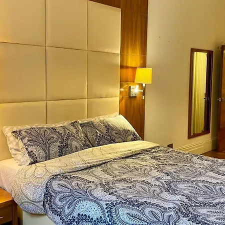 Sloane Square Apartment
