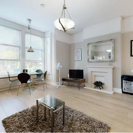 Super 1 Bedroom Flat In Near Middlesex With Private Parking Apartment Hendon