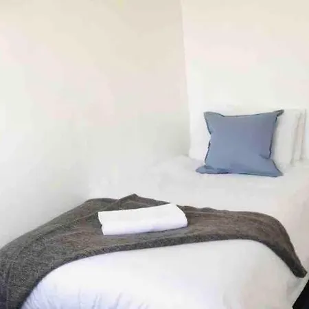 Arbnb Comfy Sleep Self Catering Private Bedrooms 60 Pound Per Night Per Person Homestay *