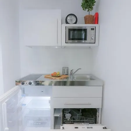 Apartment C Bright Lovely 1-bed Loft With Parking *
