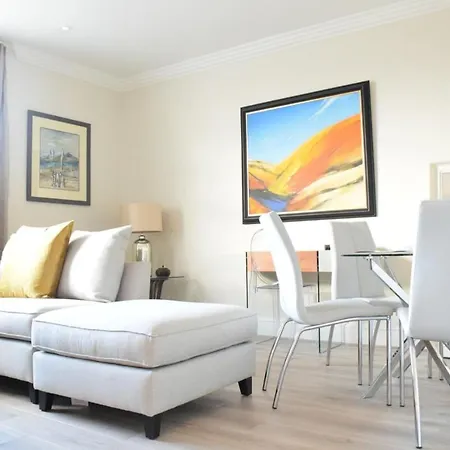 Spacious And Stylish 1 Bedroom Flat Near Chelsea Apartment London