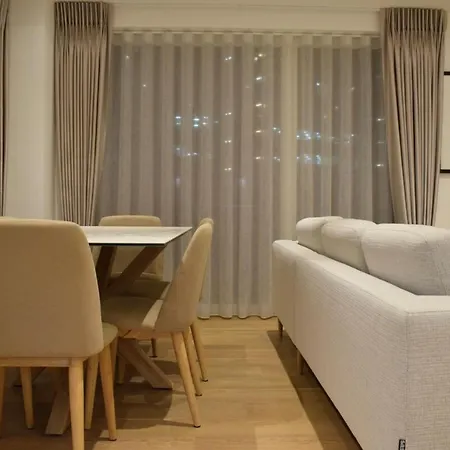 Bright 2 Bedroom Flat In Park Royal Apartment