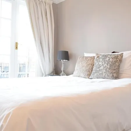 Spacious And Stylish 1 Bedroom Flat Near Chelsea * London