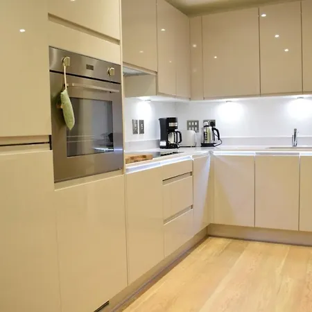 Apartment Bright 2 Bedroom Flat In Park Royal Wembley