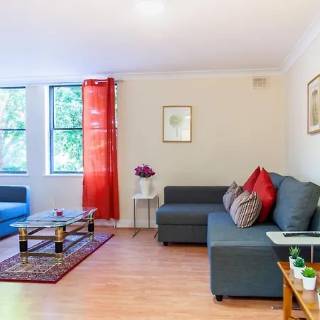 Stylish By Hyde Park Apartment London