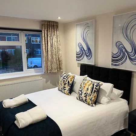 Fw Haute Apartments: Pet-friendly Stanmore With Free Wi-fi & Parking *