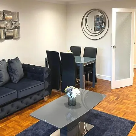 Fw Haute Apartments: Pet-friendly Stanmore With Free Wi-fi & Parking Apartment