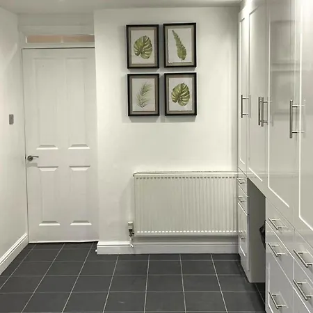 Apartment Fw Haute Apartments: Pet-friendly Stanmore With Free Wi-fi & Parking Stanmore (Greater London)