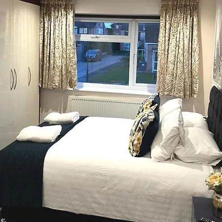 Apartment Fw Haute Apartments: Pet-friendly Stanmore With Free Wi-fi & Parking
