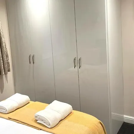 Fw Haute Apartments: Pet-friendly Stanmore With Free Wi-fi & Parking