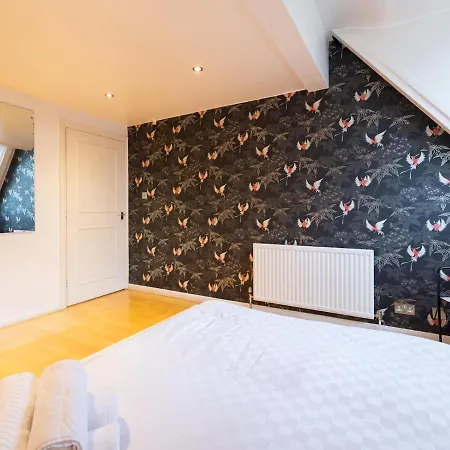 Apartment Pass The Keys Beautiful Spacious 2-bed In Converted Church *
