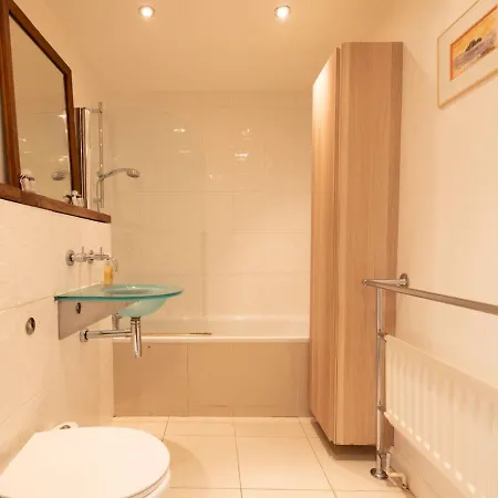 Pass The Keys Beautiful Spacious 2-bed In Converted Church