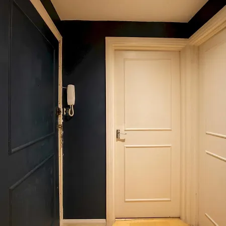 Pass The Keys Beautiful Spacious 2-bed In Converted Church Apartment *