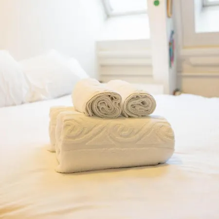 Pass The Keys Beautiful Spacious 2-bed In Converted Church Apartment *