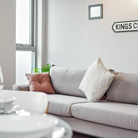 Lux 2 & 3 Bed In Camden Town Free Wifi By Aparts Apartment