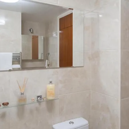 Stylish By Hyde Park Apartment London