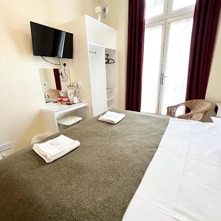 Hotel Melbourne House 3*
