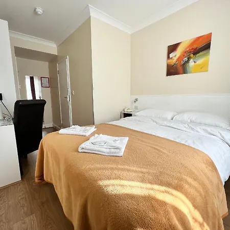 Melbourne House Hotel 3*
