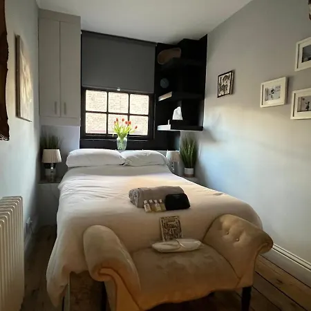 Appartamento Shad Thames Pied-A-Terre Exquisite Historic Warehouse Air Conditioning Private Parking Garden & Balcony Next To Shard With Views Londra