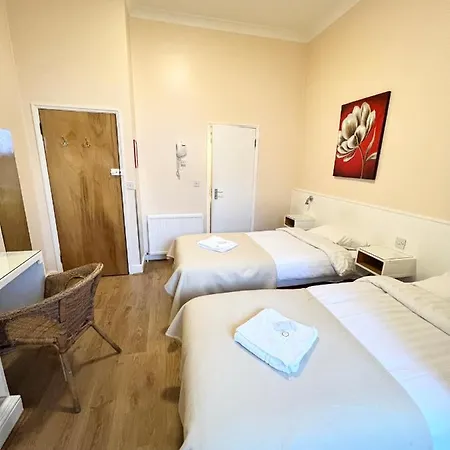 Melbourne House Hotel 3*