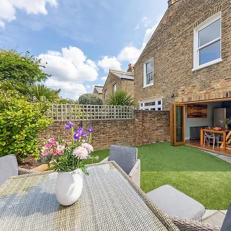 Veeve - Clapham Fairytale Holiday home