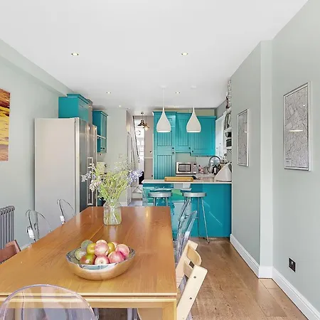 Veeve - Clapham Fairytale Holiday home *