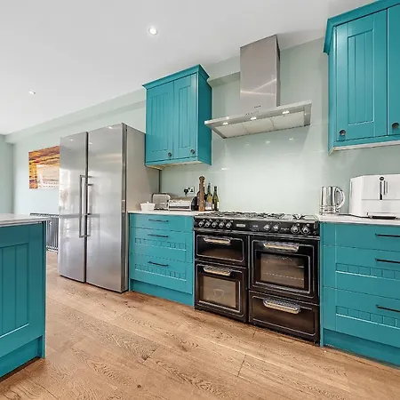 Veeve - Clapham Fairytale Holiday home London