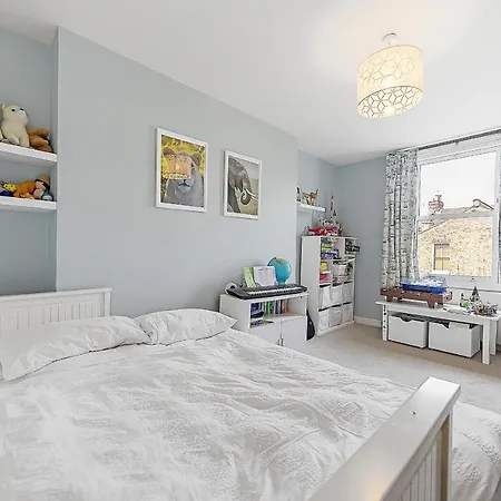 Holiday home Veeve - Clapham Fairytale
