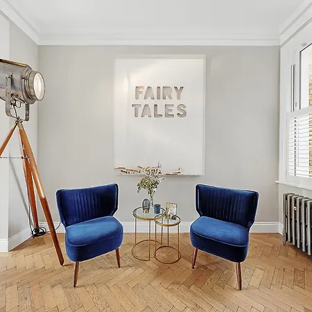 Holiday home Veeve - Clapham Fairytale