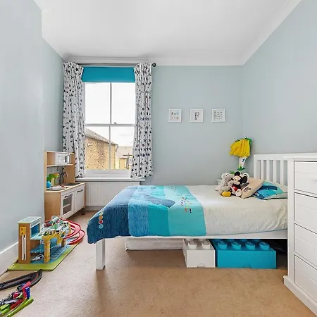 Holiday home Veeve - Clapham Fairytale