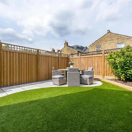 Veeve - Clapham Fairytale *